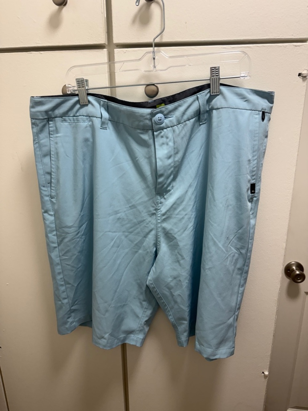 Quiksilver Men's Pale Blue Performance Flat-Front Shorts